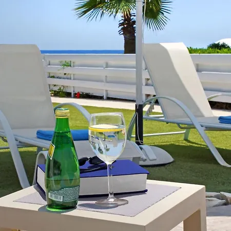 Aphrodisia - Seafront Holiday home
